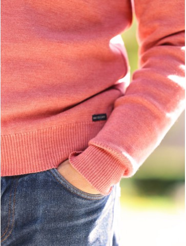 Pull col Rond PETIT HELICE framboise - porté - 50% laine coupe ajustée