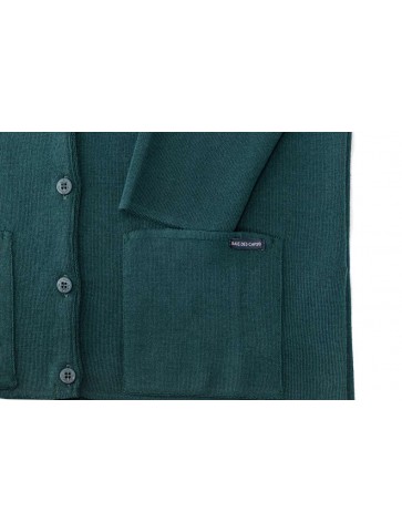 gilet col V BERNIC vert - 50% laine coupe droite, poches plaquées.