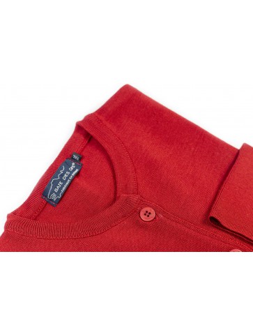 gilet col rond BERNIC rouge - 50% laine coupe droite, poches plaquées.