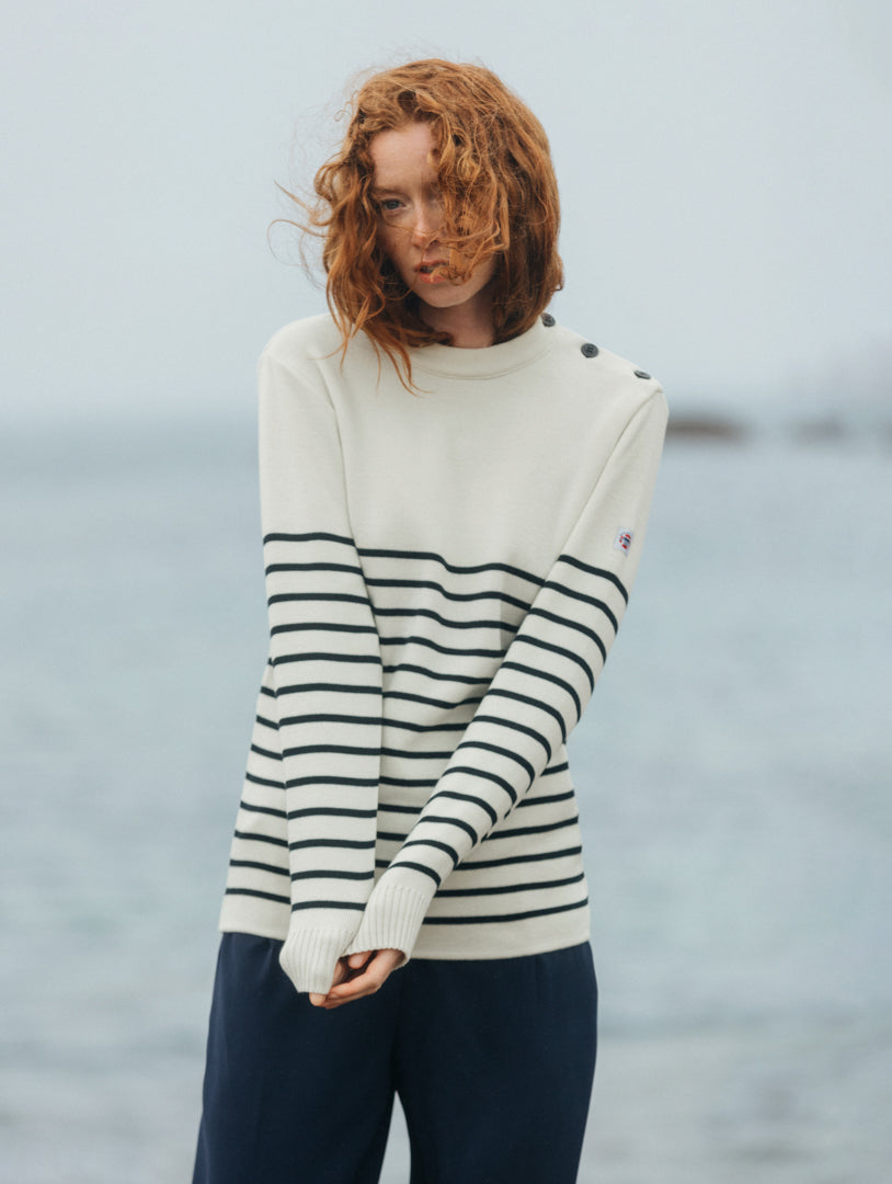 Pull marin ajuste femme ecru marine