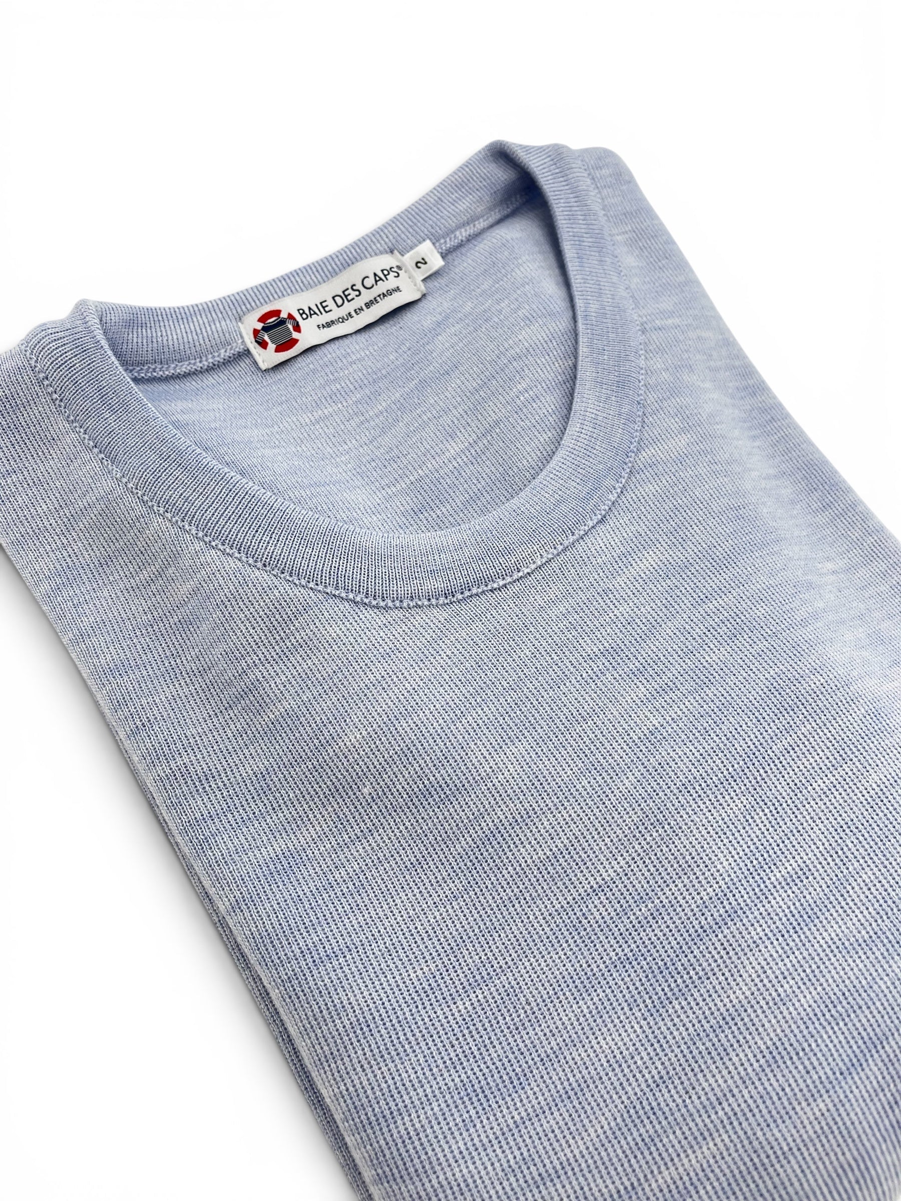 Pull femme ROSCOFF iceberg en laine mérinos, col rond, fabrication française. Détail de maille