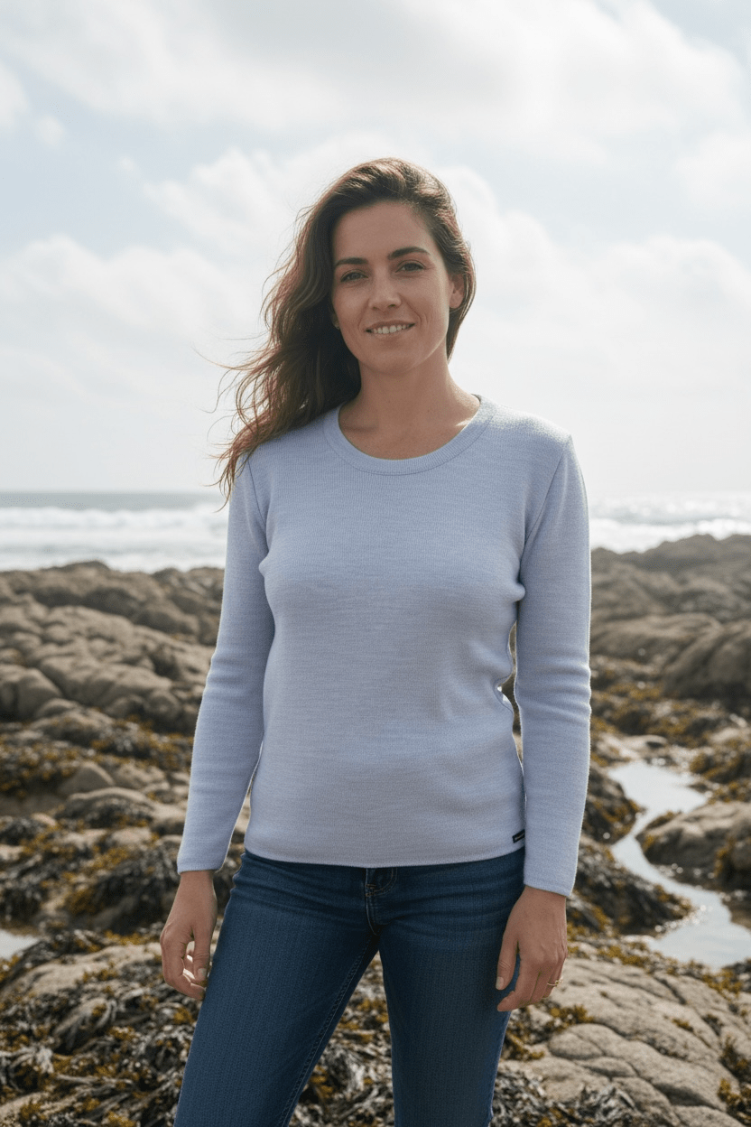 Pull femme ROSCOFF iceberg en laine mérinos, col rond, fabrication française.Vue de face